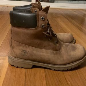 Ladies 8 Timberland Boots